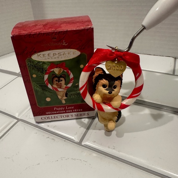 Hallmark 2000 “Puppy Love” Ornament - Picture 6 of 8